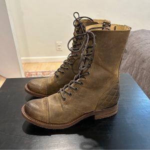 MOVING SALE Women’s Leather Justin Lace up Boots